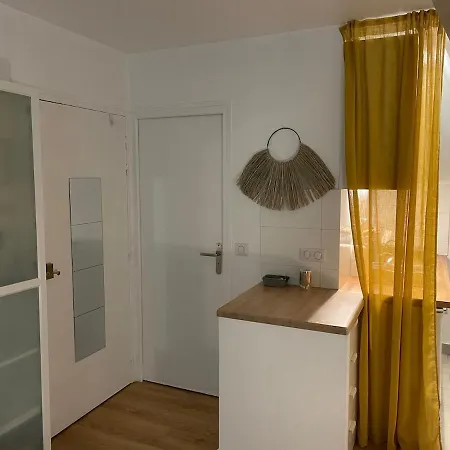 Bright And Cozy 30mn From Avenue Niel Apartment